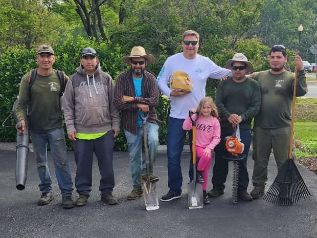 mo better lawns team photo